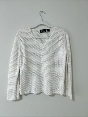 CB Casual White V-Neck Open Weave Knit Sweater